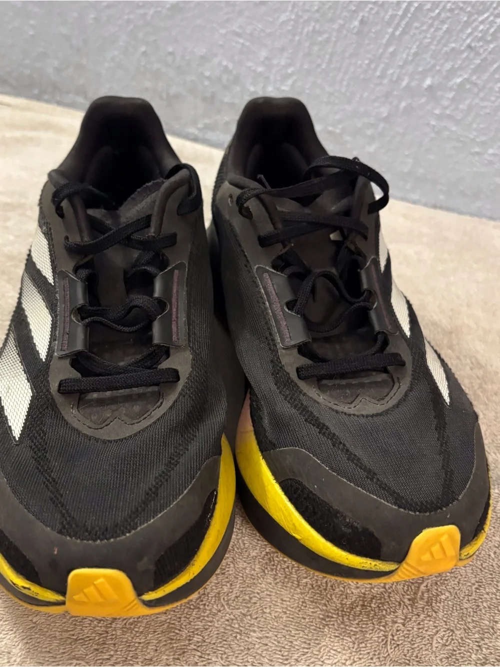 adidas unisex  Black Duramo Lightstrike Running Shies SZ Mens 6.5/7, Womens 85 9